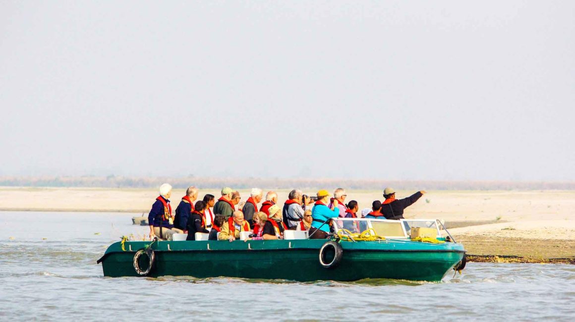 boat safari in kaziranga