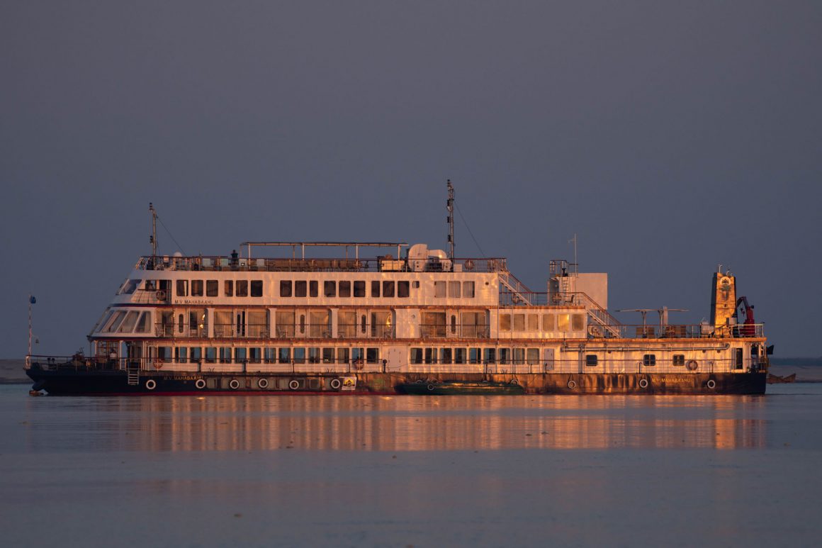 river cruise on brahmaputra